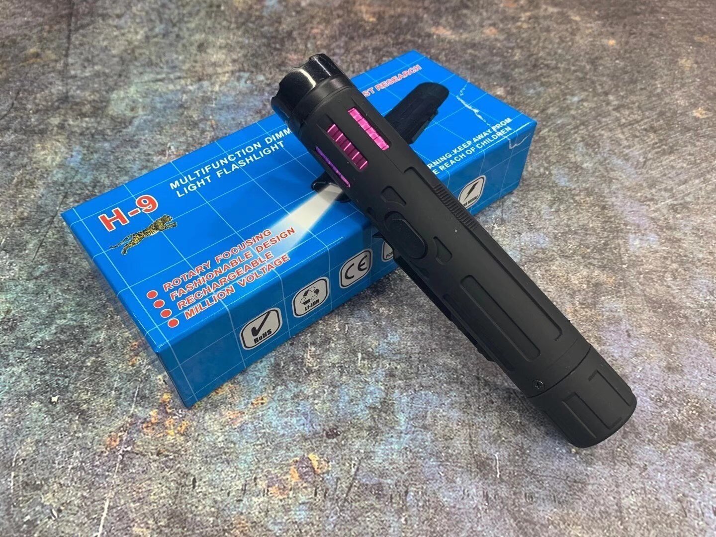 H9型強光高壓電擊棒